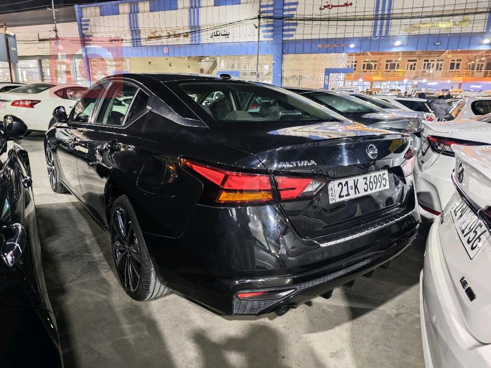 نيسان ألتيما